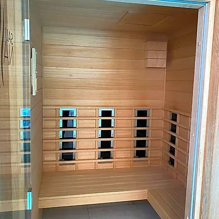 Domitys - Les Robes D'airain Aparthotel 4*